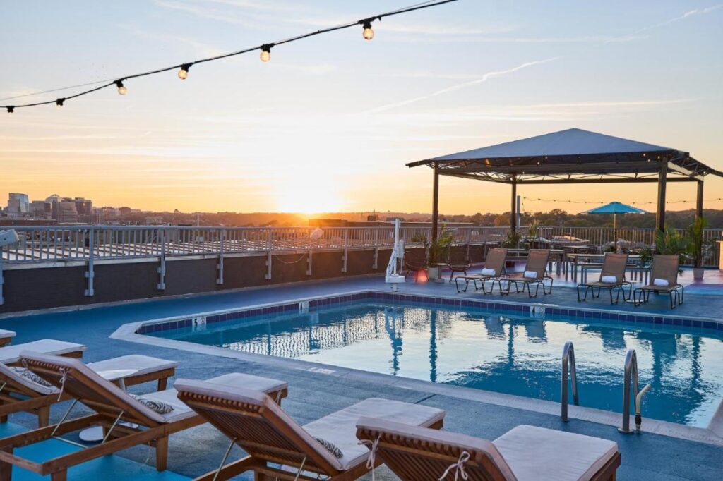 rooftop pool at the Ven at Embassy Row DC